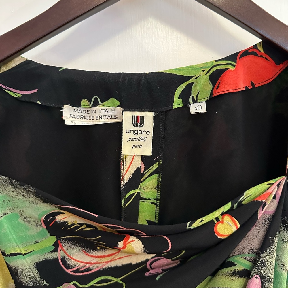 Emanuel Ungaro vintage 1980s black floral silk blouse, sz 4, sexy but demure - Picture 4 of 11